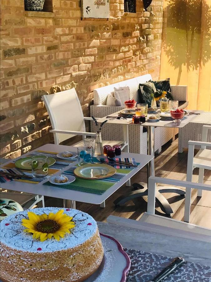 Bed and Breakfast Casale Delle Rondini Tolentino Exterior foto